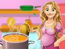 Беременная Рапунцель готовит куриный суп